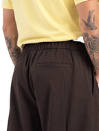 Pantalone moro baggy-fit con pinces