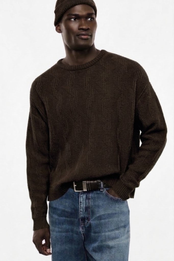 Maglione moro con motivo lavorato