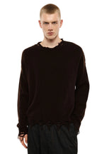 Maglione moro con bordi sfilacciati