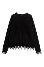 Maglione nero con bordi sfilacciati